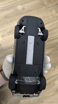 Model Ford GT 2004 1:18 Autoart ( 73025 ) - 10