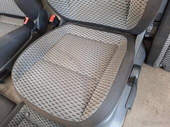 Prodám interiér - sedačky na ŠKODA FABIA II FL - 10