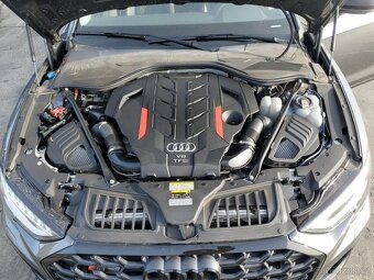 2022 Audi S8 4.0L All wheel drive - 10