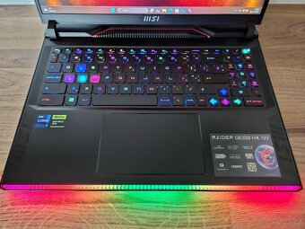 4K 16" UHD_MSI RAIDER GE68HX_i9-13950HX_32GB_RTX 4070 8GB - 10