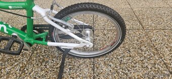 WOOM 3 (16") + stojánek + helma na kolo (zelená barva) - 10