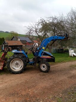 Čelní nakladač na malotraktor ISEKI - 10