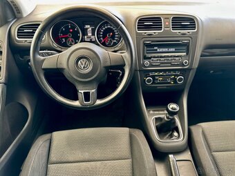 Golf 6 1.6 nafta, manuál - 10