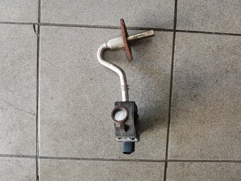 Startér + díly z motoru Suzuki-Subaru - 10