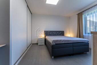 Prodej, rodinný dům, dispozice 4+kk/Garáž, terasa, bazén, po - 10