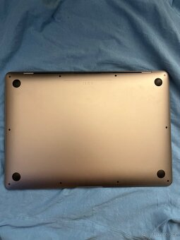 MacBook Air 13” (2020) – Intel Core i5, 8GB RAM, 256GB SSD - 10