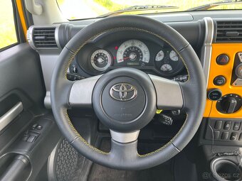 Toyota FJ Cruiser 2. majitel zakoupeno nové v EU - 10
