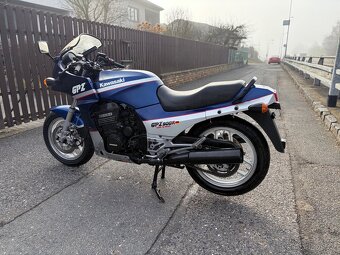 Kawasaki Gpz 900 - 10