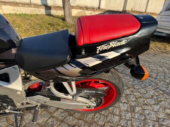 Honda CBR 900 RR - 10