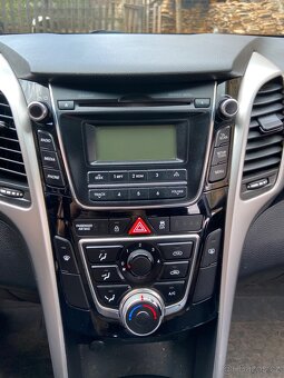 Hyundai i30 1.6 CRDI - 10