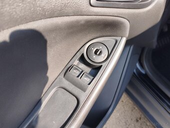 Ford Focus 1.6 TDCi ,  85 kW nafta, 2015 - 10