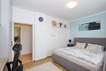 Pronájem bytu 2+kk s balkonem a parkovacím stáním Praha 9 Vy - 10