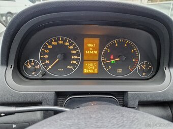 Mercedes Benz A 1,5 benzín, 70 KW, Automat - 10