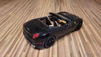 Modely aut 1:18 - 10
