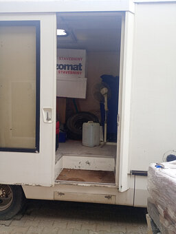 Obytný automobil - speciál Renault. - 10