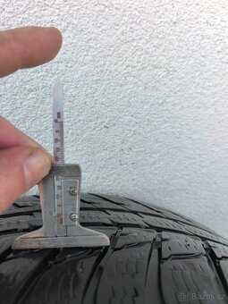 Pneu Mercedes Benz V 235/55R 17 - 10
