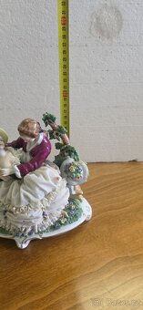 Krásná stará soška pár milenců - 10