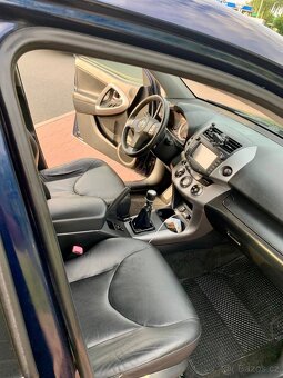Toyota RAV4 - 10