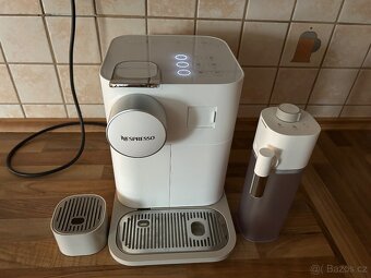 Kávovar Nespresso Lattissima - 10