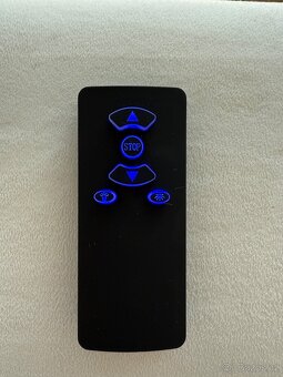 Čelo postele s elektrickým výsuvem na TV - 10