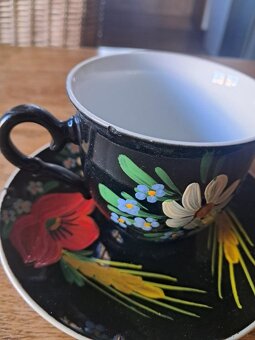 Malovaný retro hrneček s podšálkem - 10