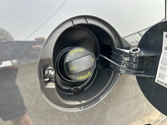 VW PASSAT B7 2.0TDI 103KW DIGI KLIMA VÝHŘEVY SENZORY TAŽNÉ Z - 10
