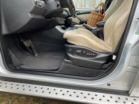 BMW X5 4.8is - 10