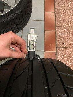 Alu kola Škoda R17 5X100 LETNÍ PNEU 215/40 R17 TOP STAV - 10