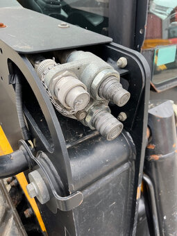 JCB 225 T4 robot - 10