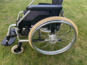 Meyra mechanický invalidní vozík 43cm bržděný - 10