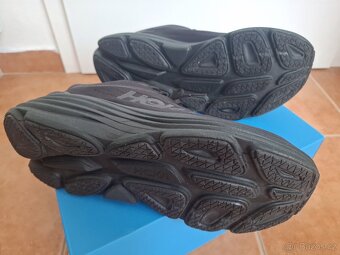 Běžecké boty Hoka Bondi 8 black - 10