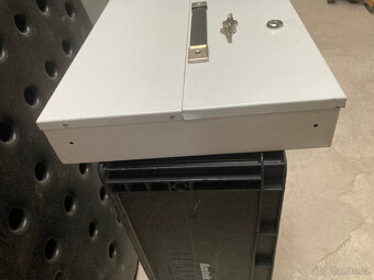 Pokladnička, kasička, trezorek, plechová skříňka 500 kč - 10