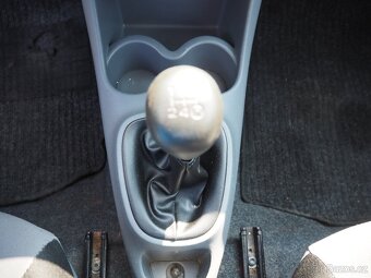 Peugeot 107 1.0 posilovač řízení - 10