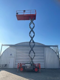 TERÉNNÍ NŮŽKOVÁ PLOŠINA SKYJACK 12 M - 10