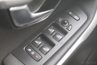 Volvo V40 2.0 D2 88kW Drive-E AUTOMAT (2016) - 10