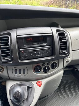 Renault Trafic 9 míst - 10