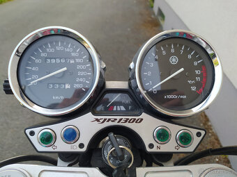 YAMAHA XJR 1300 - 10