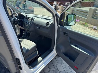 Volkswagen Caddy Maxi 2,0 TDi 81kW 2x šoupačky Webasto 4x4 - 10