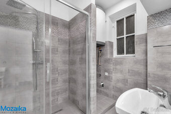 Pronájem prostorného, světlého bytu 3+1 s komorou, 100 m², E - 10