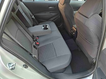 Toyota Corolla 1,8 HYBRID automat 154.000 km - 10