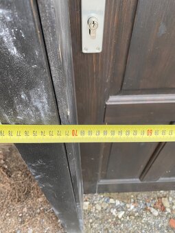 Dveře dřevěné včetně obložek, dekor palisandr, kování, 70 L - 10