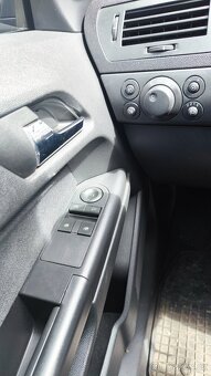 Astra H 1.6 85 kW 2012 - 10