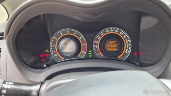 Toyota Auris 1,6 97 kw, 1. maj., 45 tis. km - 10