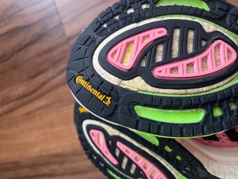 Dámské běžecké boty Adidas Solar Boost - 10
