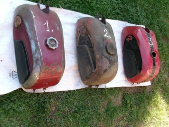 prodám kola na skutr a různé díly na pionýra, na motorky.... - 10