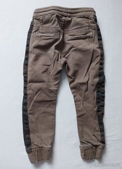 Kalhoty, tepláky, kraťasy, vel.110 - 10