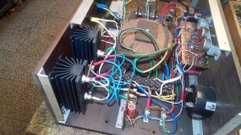 Nabíječka a zdroj. - 10