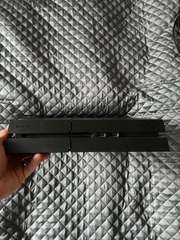 Prodám ps4 500GB+2 ovladače+8her - 10
