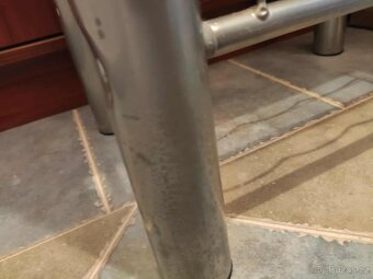 Jídelní barový stůl - 10