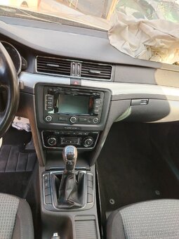 Škoda Superb 2 2.0 103kw CFF rv 2011 kombi - 10